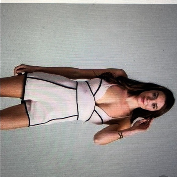 Evenuel- mystique boutique NYC pink romper- NWT - Picture 2 of 4